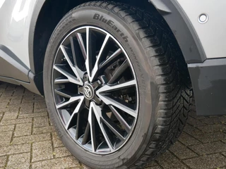 Toyota C-HR 1.8 Hybrid Executive JBL Audio| Leder| ACC| Dealer onderhouden / 24