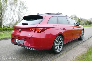 Seat Leon Sportstourer 1.5 eTSI DSG FR / Pano / Cam / Navi / 5