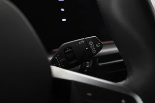 BMW iX1 eDrive20 67 kWh  M-sport, Stoelen, Virtual, Climate, / 43
