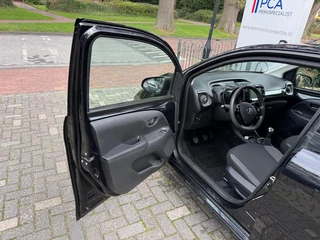 Toyota Aygo 1.0 VVT-i x-clusiv / 11