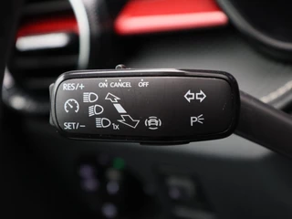 Škoda Fabia 1.0 TSi Monte Carlo 115 Pk Automaat | Stoelverwarming | Camera | Climatronic | CarPlay | Cruise Control | 17 Inch | 27.303 Km !! / 23