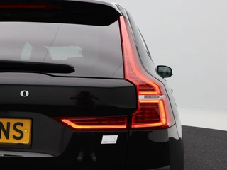 Volvo XC60 2.0 T8 455 Pk Plug-in hybrid AWD Plus Bright | Panoramadak | Trekhaak | 360° Camera | Harman Kardon | Leder | 19 Inch | 35.116 Km!! / 16