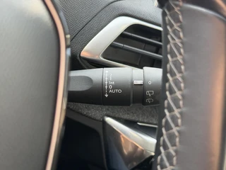 Peugeot 3008 Première 1.2 PureTech 130PK Navigatie, Achteruitrijcamera, Keyless, Elektrische Kofferklep, Trekhaak, Apple Carplay, Android Auto / 24