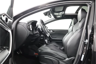 Kia XCeed 1.5 T-GDi GT-Line  - Automaat - Panorama dak - Stoel/Stuur verwarming - Navigatie - Climate Control - Achteruitrijcamera - Elektrische Achterklep - Fabrieksgarantie tot 01-2032 / 19