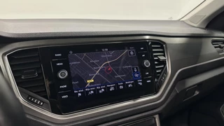 Volkswagen T-Roc 1.0 TSI Style Business PANO LM TREKHAAK DAB CRUISE. / 32