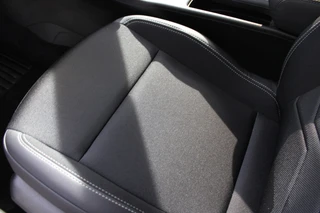 Jeep Avenger 1.2 Longitude  | JBL Audio | Adaptieve cruise | Keyless / 38