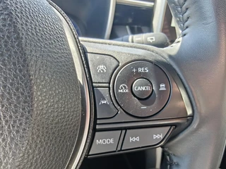 Toyota Corolla Cross 2.0 High Power Hybrid First Edition BLIND-SPOT EL-ACHTERKLEP LM-VELGEN KEYLESS PARK-SENSOREN STOELVERW DRAADLOOS-LADEN AD-CRUISE BLUETOOTH / 26