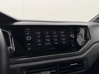 Volkswagen POLO 1.0 TSI R-Line | Automaat | Adaptive cruise | Stoelverwarming | CarPlay | Parkeersensoren voor & achter / 18
