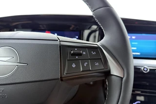 Opel Mokka Electric GS 54 kWh | Navigatie | Camera | Climate control | Stuurwielverwarming | Lichtmetalen velgen | Keyless | Cruise control adaptive / 21