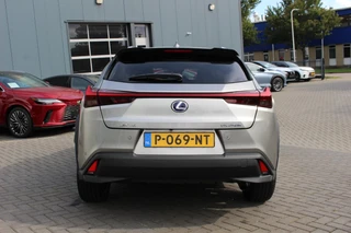 Lexus UX 250h Preference Line 1e EIGENAAR NL-AUTO KEYLESS CARPLAY/ANDROID BLIND-SPOT CAMERA PARK-SENS / 6