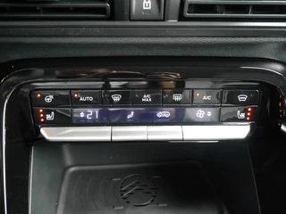 Citroen C3 1.2 Turbo 100pk Max | Uit voorraad leverbaar | Zwart dak | Stoelverwarming | Stuurverwarming | Camera | Lichtmetalen velgen | Apple Carplay / 18