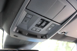 Peugeot e-3008 GT Avantage 210 73 kWh Panoramadak / 2+6 Jaar Garantie / 36