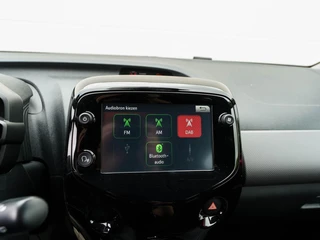 Peugeot 108 1.0 e-VTi Allure 5drs. TOP! | Open dak | Camera | Slechts 10.541km / 34