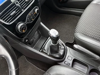 Renault Clio 0.9 TCe Bose | Trekhaak | Camera | Navigatie | Cruise Control | Climate Control | Parkeersensoren / 32