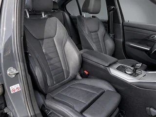 BMW 3 Serie 330e High Executive M-Sport  | 1e eigenaar | dealer onderh. | schuifdak | leder sportstoelen | camera | BTW auto / 18