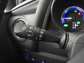 Toyota Auris Touring Sports 1.8 Hybrid Team D / 17
