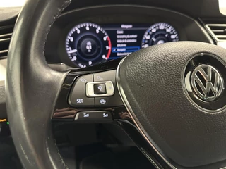 Volkswagen Passat Variant 1.5 TSI Highline NAVI CARPLAY CRUISE LM ECC. / 20