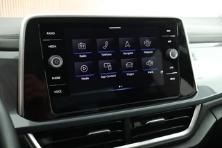 Volkswagen T-Roc 1.0 TSI 110pk Style Trekhaak LED Virtual Cockpit Navigatie / 20
