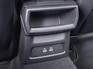 Audi A3 Sportback 45 TFSI e S edition Competition 272pk PHEV| 8.000KM!  | INCL. BTW | 143km RANGE WLTP!! | ADD. CRUISE | PANORAMADAK | FABRIEKSGARANTIE t/m 04-2027| MEGA COMPLETE AUTO| S-LINE BINNEN + BUITEN| LEDER| / 24