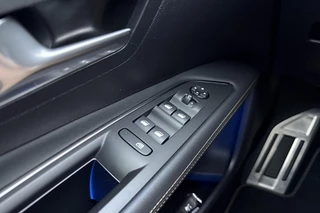 Peugeot 3008 1.2T GT Line 130pk | Navigatie | Achteruitrijcamera | Climate Control | LED koplampen | Handsfree kofferklep | Keyless Entry & Start | Apple Carplay & Android Auto | 19'' Lichtmetalen velgen | 1.400kg trekgewicht | 1e eigenaar / 27