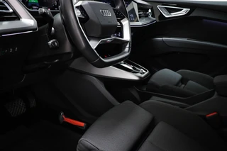 Audi Q4 e-tron 35 Advanced edition 55 kWh | CLIMA | STOELVERWARMING | DAB | APPLE | 20" / 33