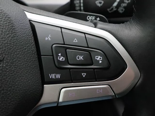 Volkswagen Golf 1.5 eTSi 150 Pk Automaat Style | Adaptive Cruise | Climatronic | Camera | CarPlay | Navigatie | 17 Inch / 24