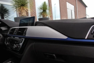 BMW 3-serie Touring 320i M Sport Edition | 2e eigenaar | NL auto | Camera | HiFi audio | Stoelverwarming | DAB | Head-up | Cruise control | LED | Park Assistant | PDC | Navigatie / 44