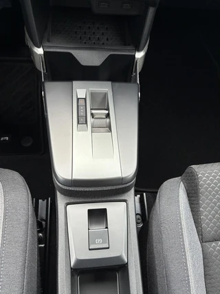 Opel Frontera 1.2 Turbo 145Pk Automaat Hybrid GS | DEMO | Climate control | Navigatie | Winterpakket | Camera | Parkpilot | Led | Private-Glas | Elektrisch Pakket | LM-Velgen / 23