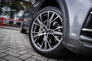 Audi Q5 50 TFSI e Quattro Pro Line | Luchtvering | Matrix LED | Inparkeersysteem | Drive select | Trekhaak | Navigatie | SoH 94% | / 24