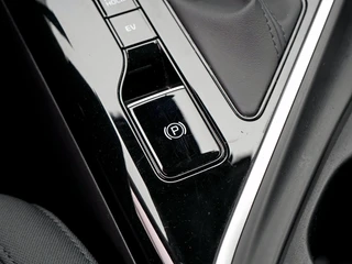 Kia Niro 1.6 GDi PHEV Dynamic Line Stoelverwarming / 41