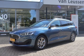 Ford Focus Wagon HYBRID 155PK TITANIUM-X NL-AUTO 1E EIGENAAR PARK.SENSOREN NAVI APPLE/ANDROID ALL SEASONS
