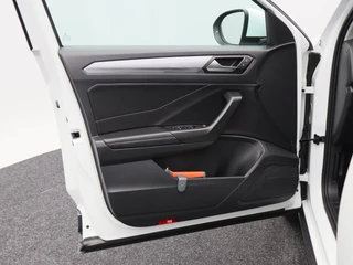 Volkswagen T-Roc 1.5 TSi 150 Pk Automaat Style | Carplay | IQ.Light LED | Panoramadak | Virtual Cockpit | Adaptive Cruise | 17 Inch / 18