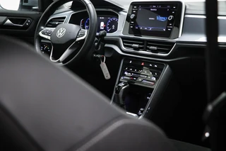Volkswagen T-Roc 1.5 TSI Style | IQ LIGHT | STOELVERWARMING | CLIMA | APP CONNECT | DAB | PDC / 15