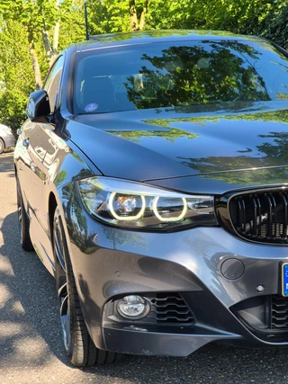 BMW 3-serie Gran Turismo GT M Sport OPTIES Panorama CarPlay Adaptieve Cruise Elek. Trekhaak Camera 2e Eigenaar 320i High Executive / 10