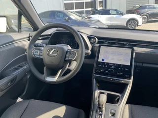 Lexus LBX 1.5 2WD / 32