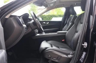 Volvo XC60 T6 Recharge AWD Inscription | Stoelverwarming | Trekhaak | Parkeercamera | Panoramadak | Pilot Assist |  BLIS  | Leder | Keyless / 24
