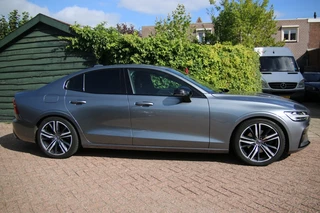 Volvo S60 2.0 T4 R-Design Polestar engineered / 2