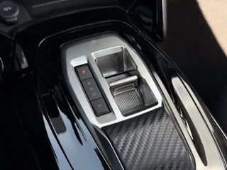 Peugeot 208 1.2 Hybrid 110 e-DCS6 Allure / 33
