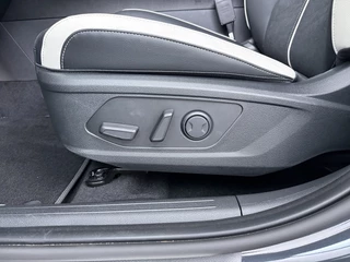 Kia Sportage 1.6 T-GDi Hybrid GT-Line  €5.000,- voordeel - Stoel/stuur verwarming - Schuif/kanteldak - LED verlichting - Head up Display - Keyless entry/start - 18'' lichtmetalen velgen - 7 jaar fabrieksgarantie of 150.000km / 20