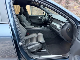 Volvo XC60 2.0 T6 AWD Ultra Black Edition Panodak H&K 360 Camera / 21