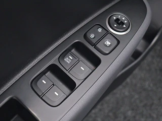 Hyundai i10 1.0i Comfort Bluetooth | All-seasons | Cruise control / 19