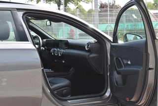 Mercedes-Benz A-Klasse 200 4MATIC 164 pk Premium  | Open dak | Camera | Carplay | DAB | Vrtual cockpit | Stoelverwarming | Full LED / 34