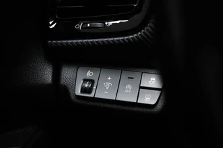 Kia Stonic 1.0 T-GDi MHEV GT-Line | LEDER | STUURVERWARMING | DAB | APPLE | CAMERA / 29