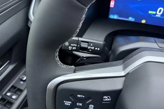 Jeep Compass First Edition 74 kWh | DEMO | Lederen bekleding | Massagestoelen | | Panoramisch Schuifdak | Stoelventilatie en verwarming | Keyless | Climate control | Draadloze telefoonlader / 28