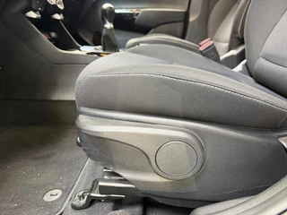 Kia Picanto 1.0 DPi DynamicLine RESTERENDE FABRIEKSGARANTIE T/M 2033 | Apple Carplay / Android Auto | Lichtsensor | Cruise Control | Camera Achter | 14"Lichtmetalen Velgen | Airconditioning / 12
