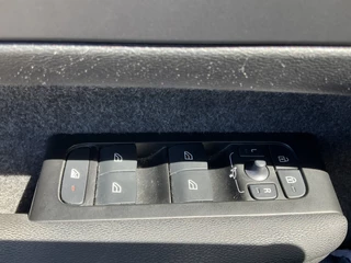 Volvo XC40 1.5 T4 Recharge R-Design Pano Leer H/K Camera Stoel/Stuurverw Led Carplay Plug-in PHEV / 23