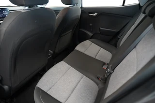 Kia Stonic 1.0 T-GDi MHEV ComfortLine  Carplay Trekhaak NAP! / 18