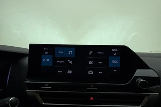 Citroen C4 1.2 Puretech 130pk Automaat Shine Pack Business | Navigatie | Panoramadak | Achteruitrijcamera | Lederen stoelen elektrisch en verwarmd | Headup display | Keyless | Adapt. Cruise control | 18" Lichtmetalen velgen / 26