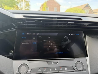 Peugeot e-308 SW Style EV 54 kWh | Demo Auto | Tot 8 jaar Garantie | Tot 420 Km WLTP | Navigatie via Telefoon | Warmtepomp | 18" Lichtmetalen Velgen | Adaptieve Cruise Control met Drive Assist | Full LED Verlichting | Climate Control | DAB Radio | Apple Carplay/Android Auto. / 21