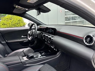 Mercedes-Benz A-klasse 200 AMG Edition Premium Plus * Camera * Carplay * 18 Inch / 11